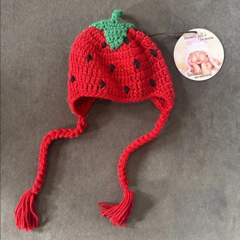 Daisy Baby Infant Crocheted Strawberry Hat Beanie with Ear Flaps 0-6 months NWT